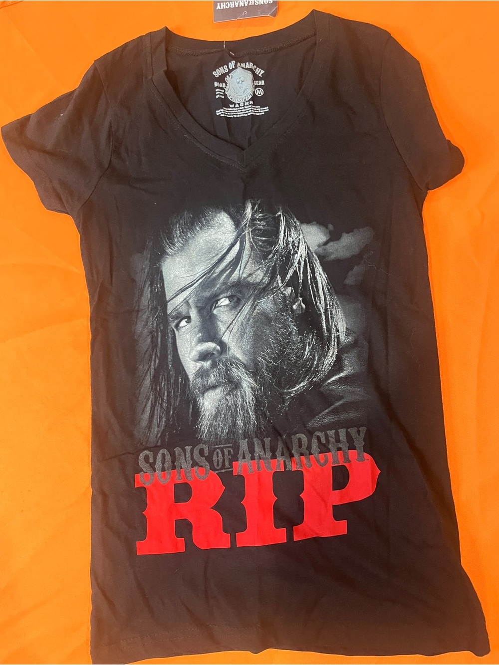 Sons of Anarchy Black Short-Sleeve Graphic Tee with Red RIP Detail - Picture 7 of 10